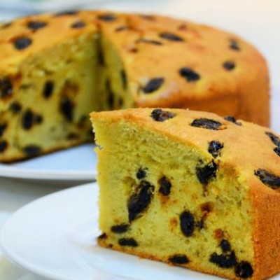 CUSTARD RAISINS CAKE